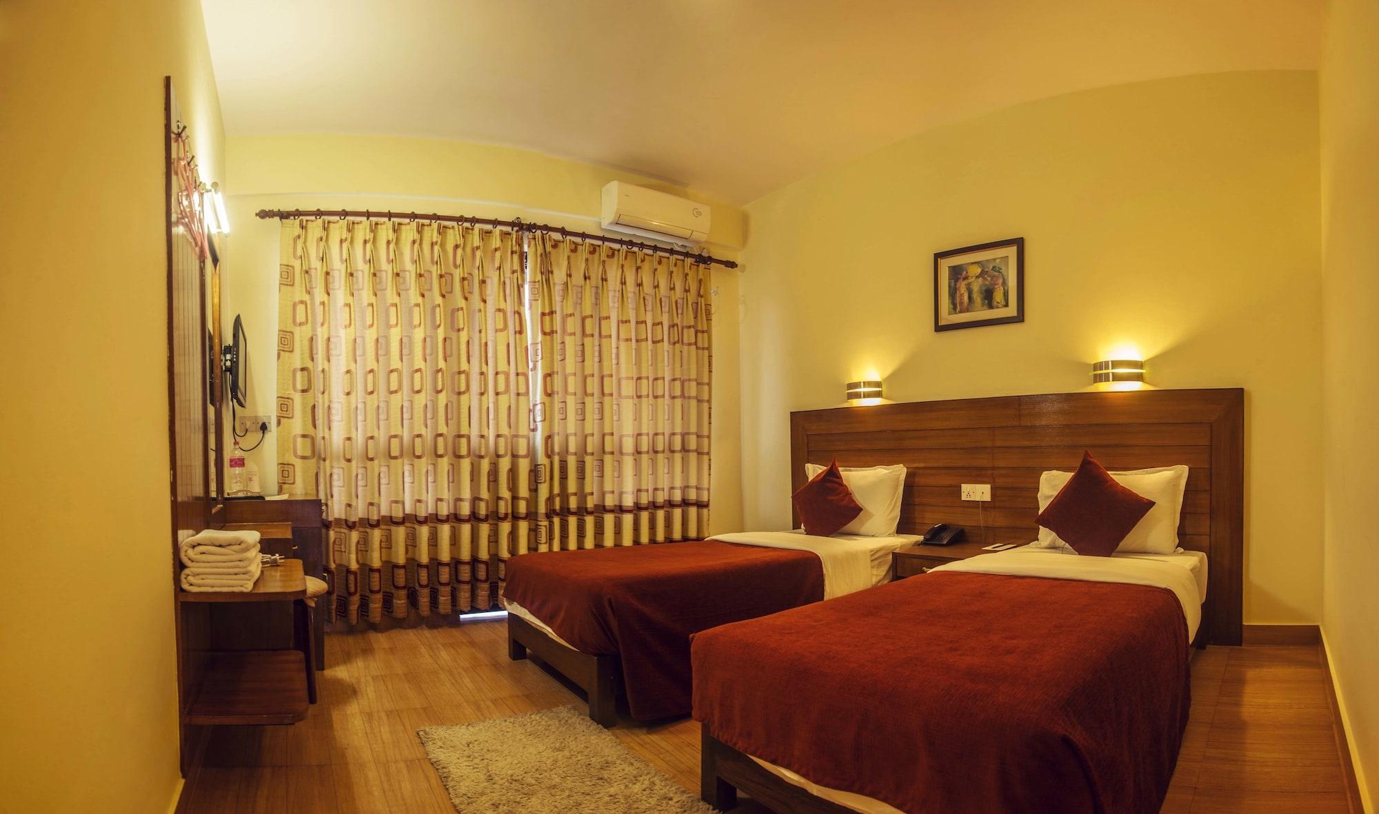 Hotel Tara Похара Екстериор снимка