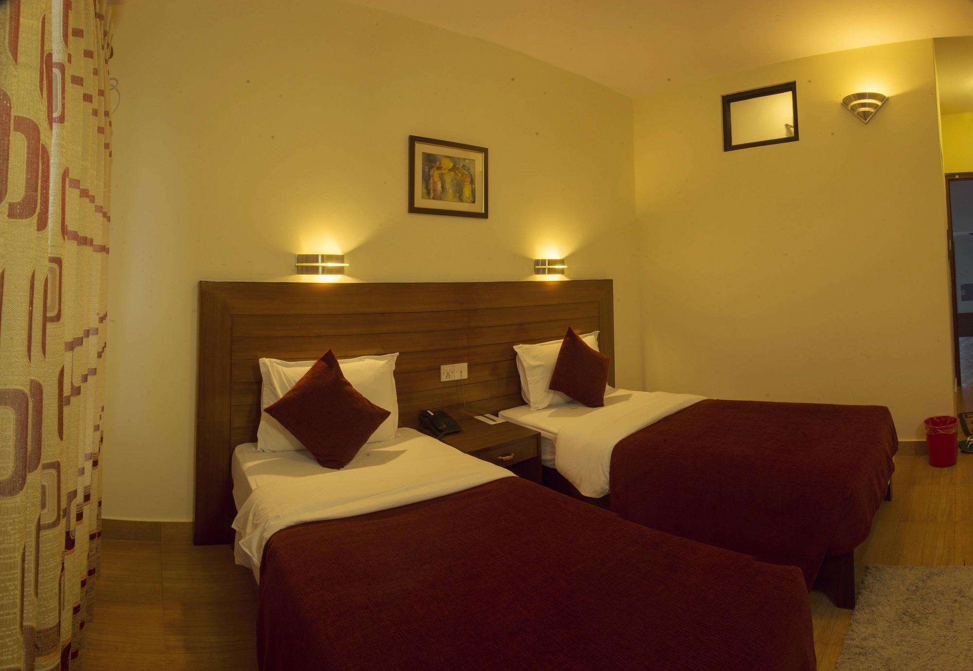 Hotel Tara Похара Екстериор снимка