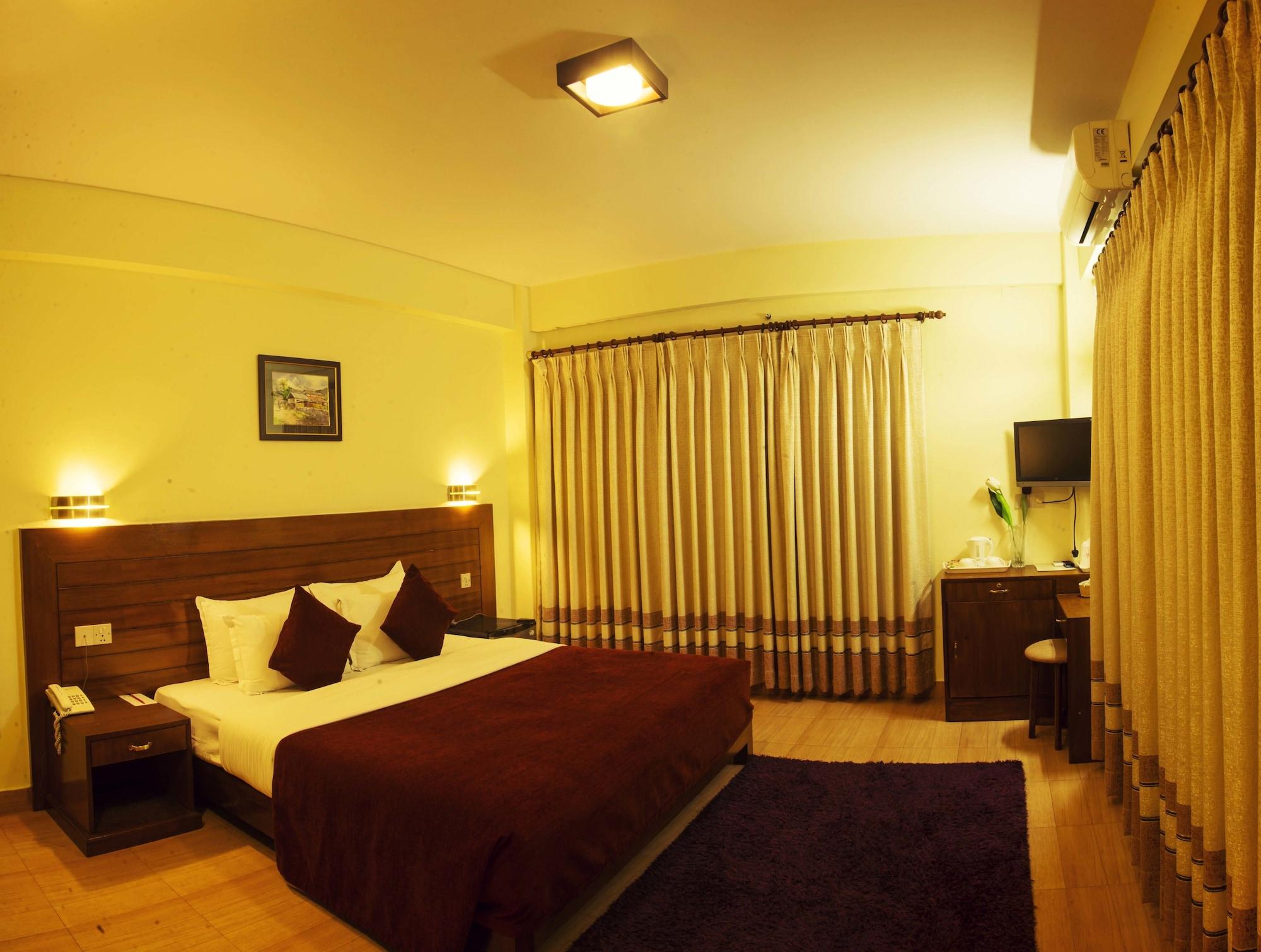 Hotel Tara Похара Екстериор снимка