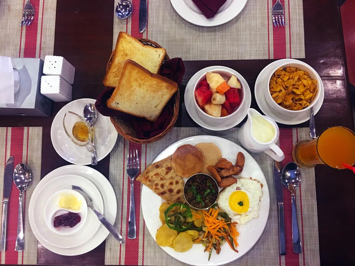 Hotel Tara Похара Екстериор снимка