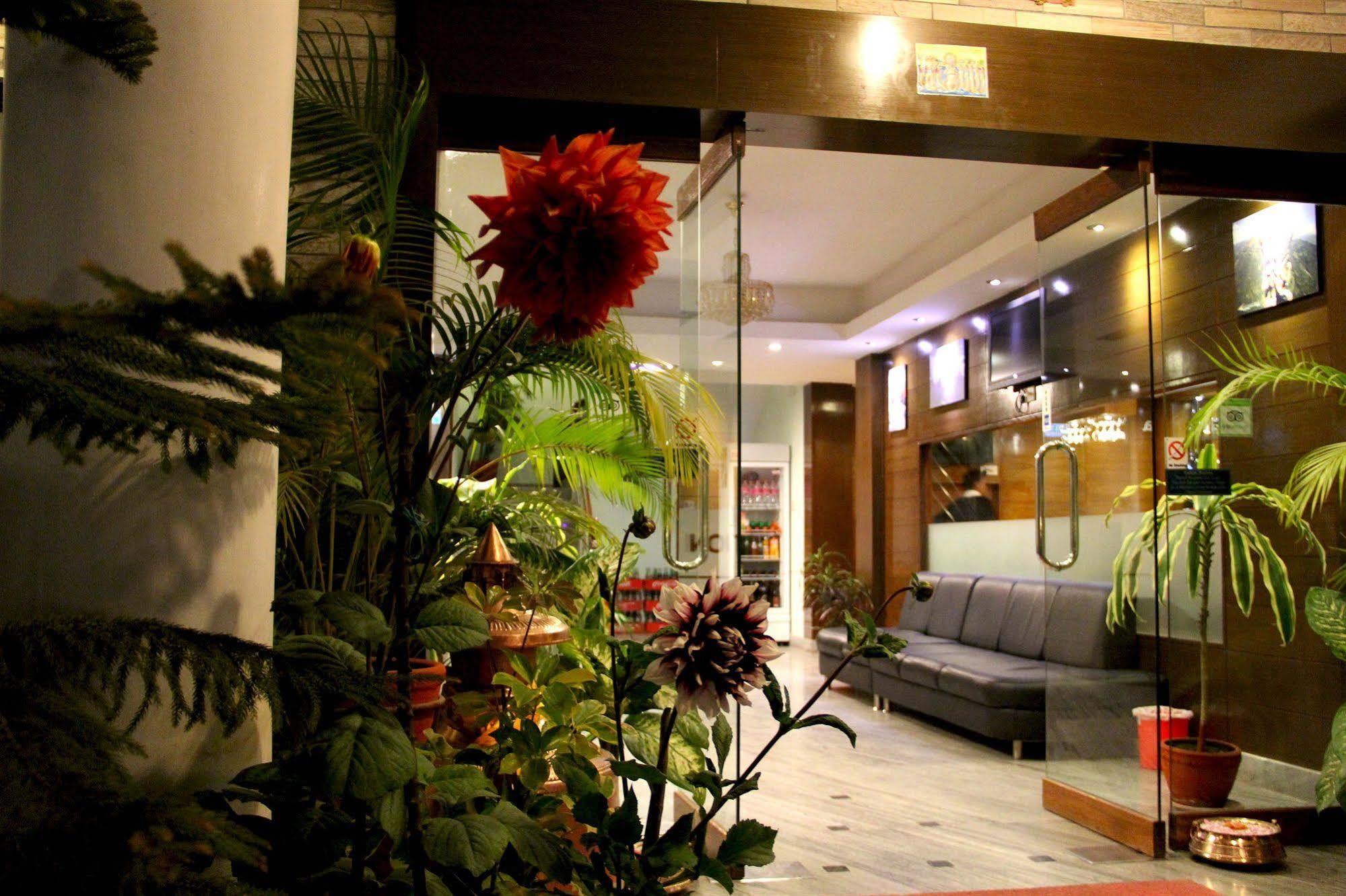 Hotel Tara Похара Екстериор снимка