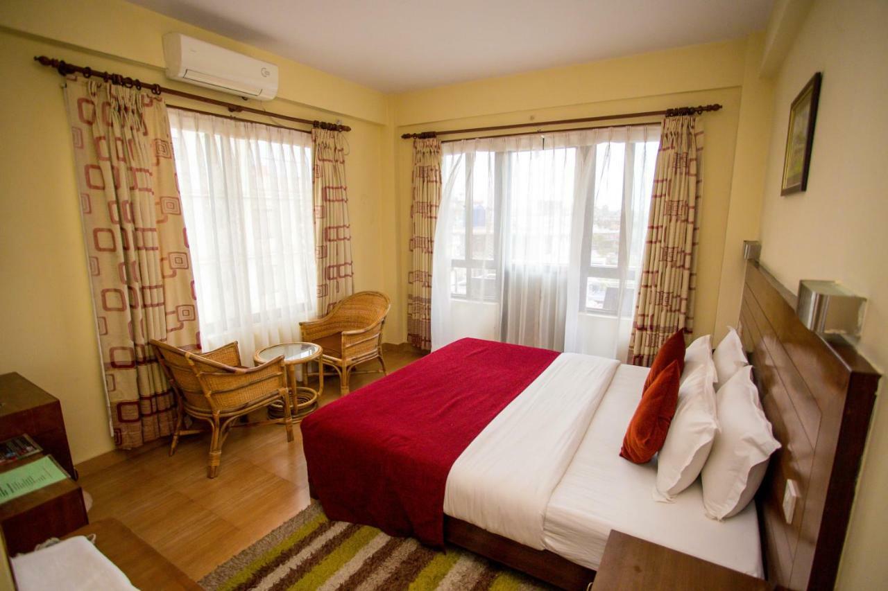 Hotel Tara Похара Екстериор снимка
