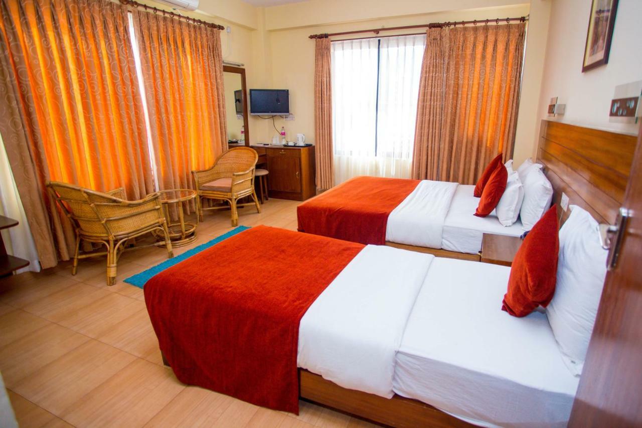 Hotel Tara Похара Екстериор снимка