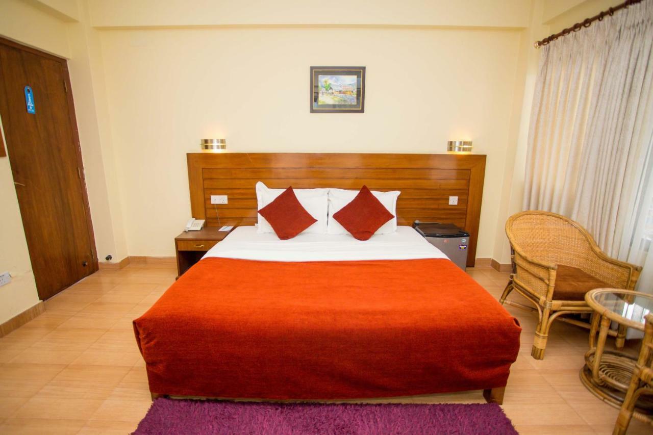 Hotel Tara Похара Екстериор снимка