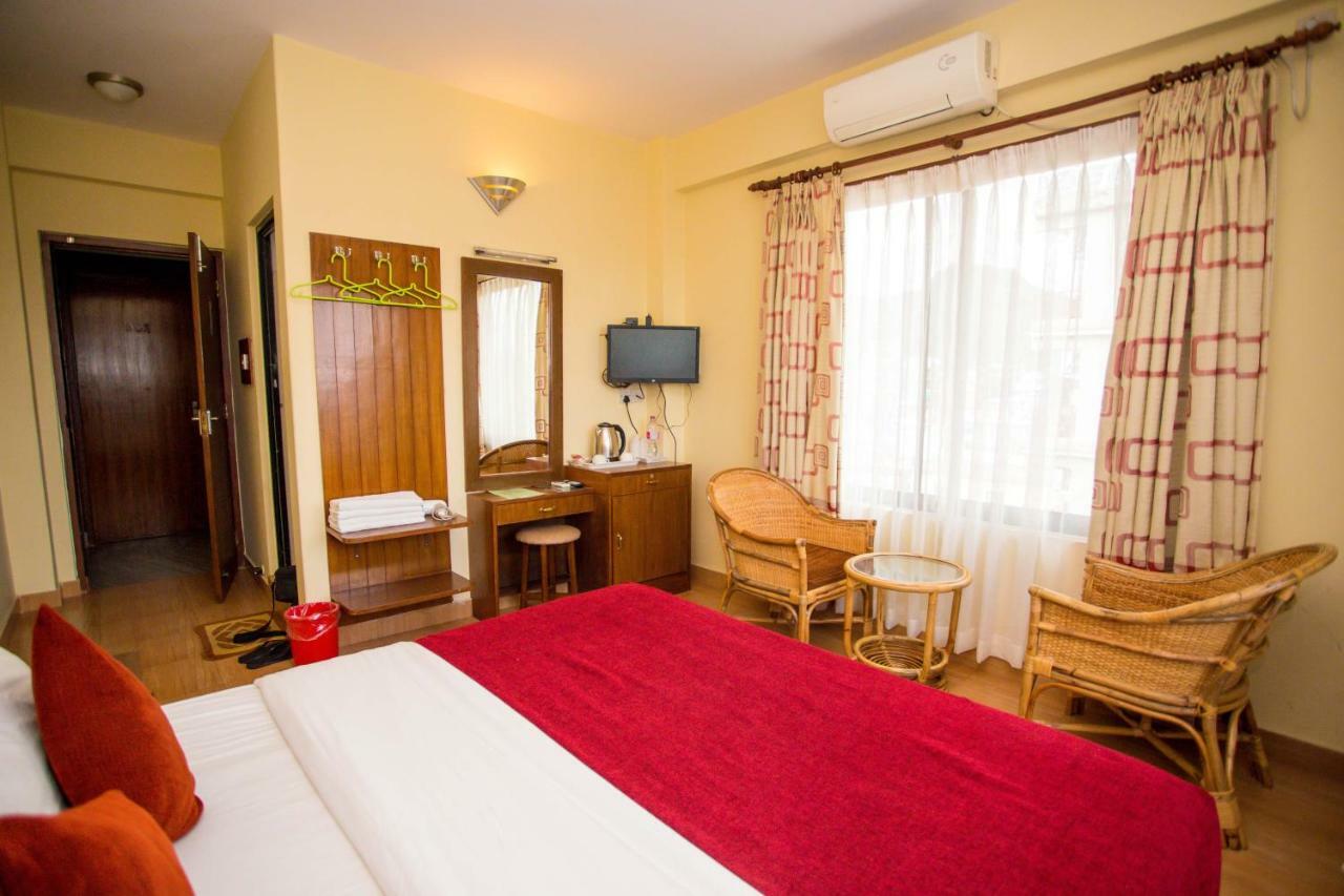 Hotel Tara Похара Екстериор снимка