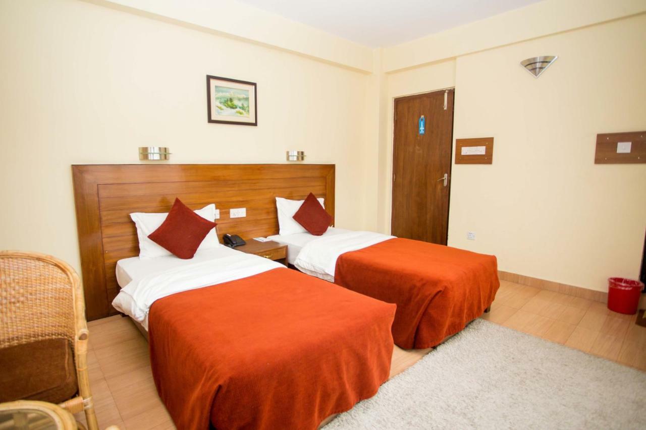 Hotel Tara Похара Екстериор снимка