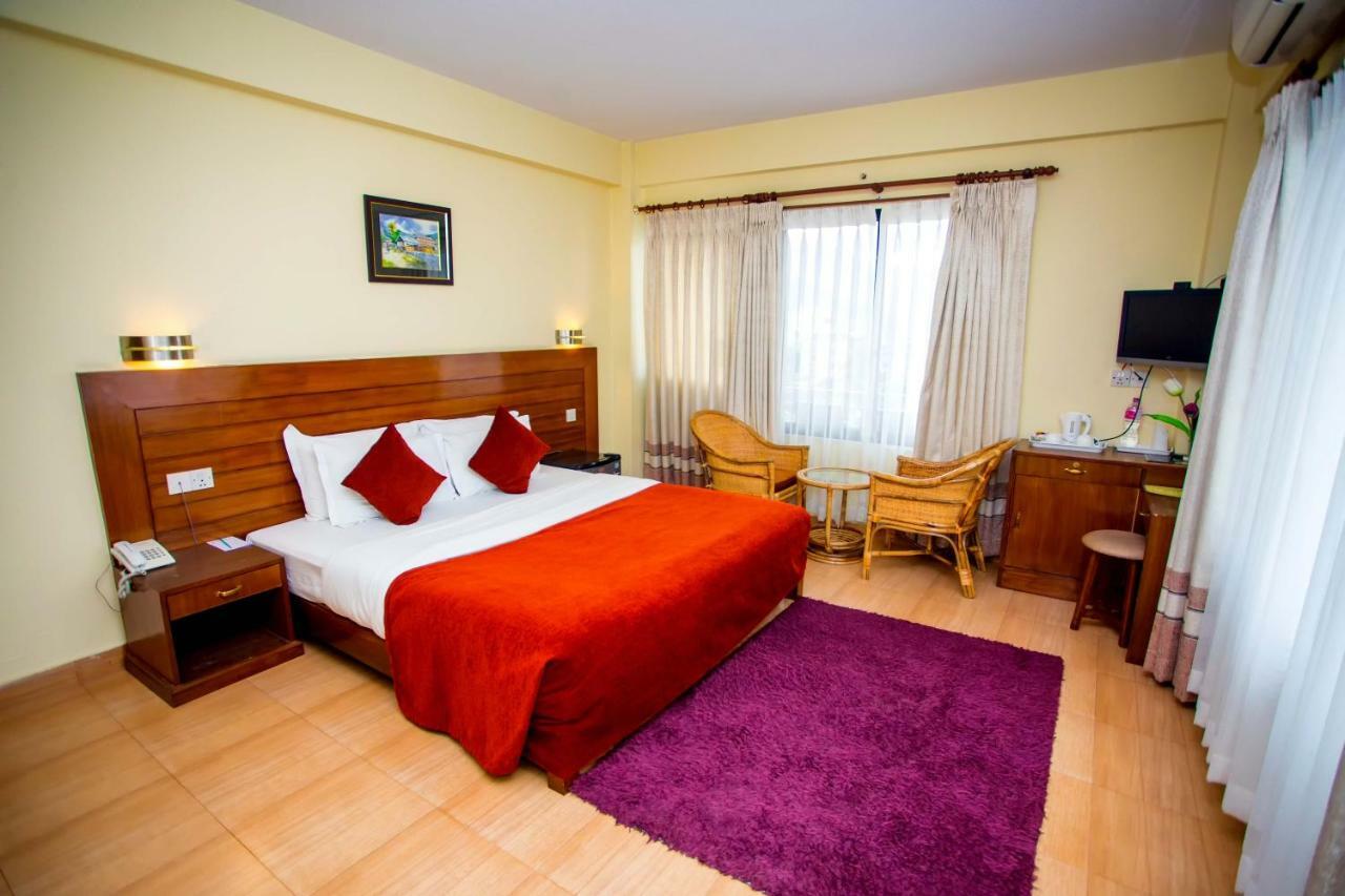 Hotel Tara Похара Екстериор снимка
