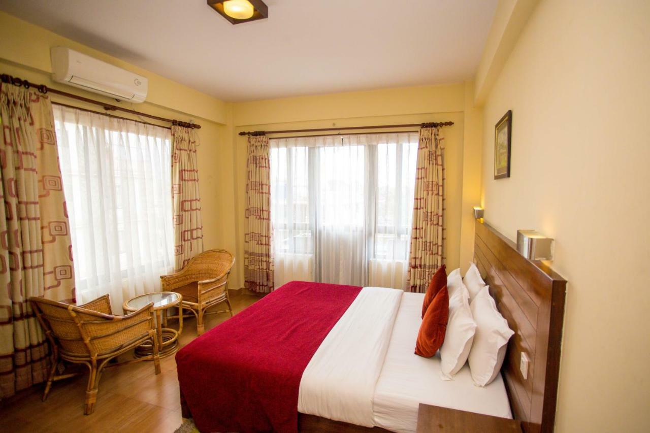 Hotel Tara Похара Екстериор снимка