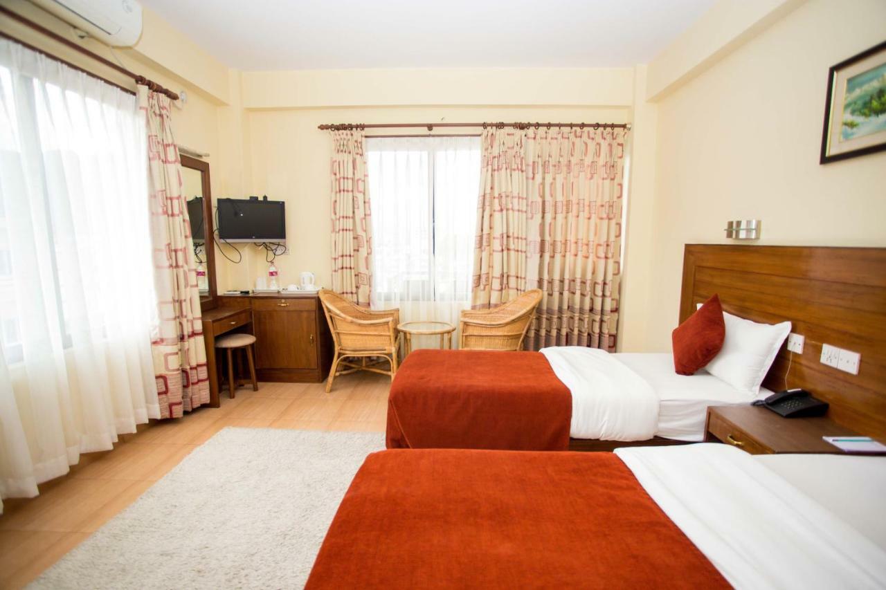 Hotel Tara Похара Екстериор снимка